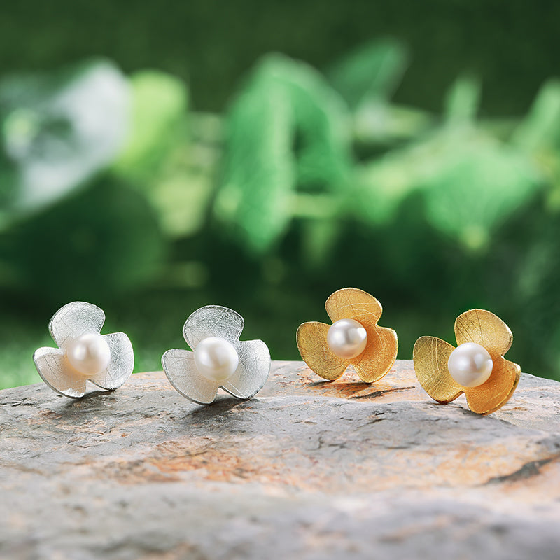 Pearl Clover Leaf Stud Earrings